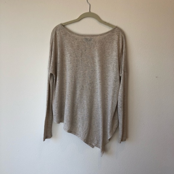 Hollister tan long sleeve - Picture 2 of 3